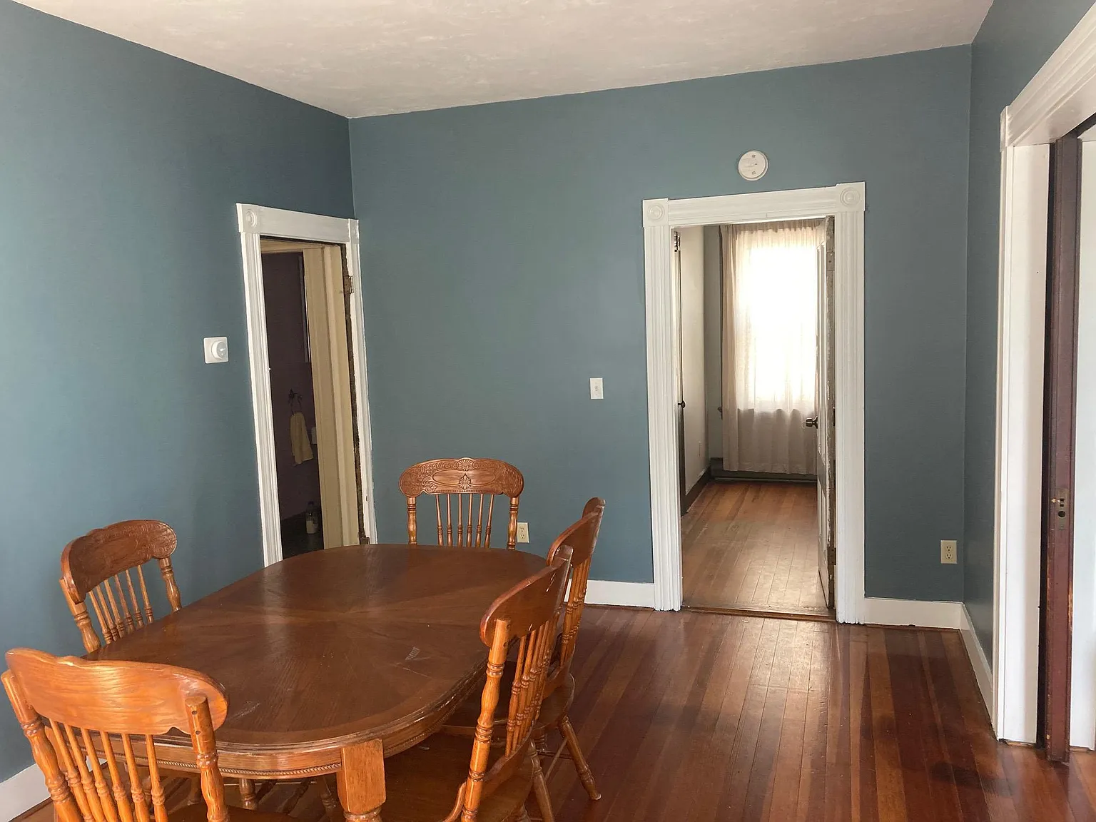 5 bed, 2674 sqft, $750 — Photo 2
