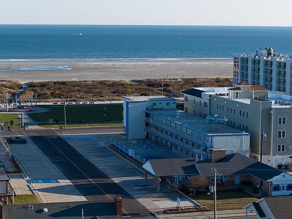 4th image of 6701 Atlantic Ave #312