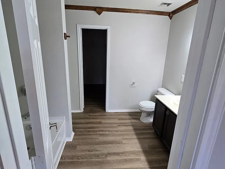 5049 Mosaic Dr — Photo 11