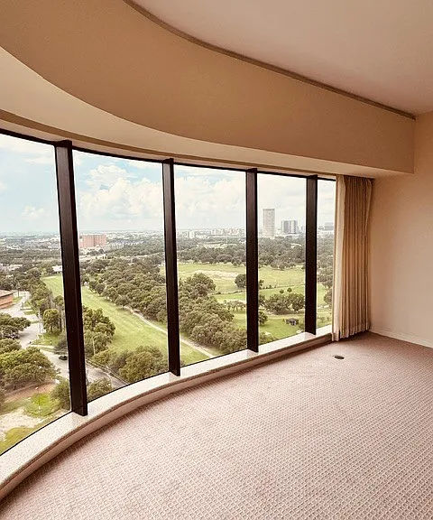 The Parklane — Photo 47