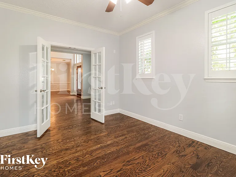 2407 Spanish Oak Hill Ct — Photo 8