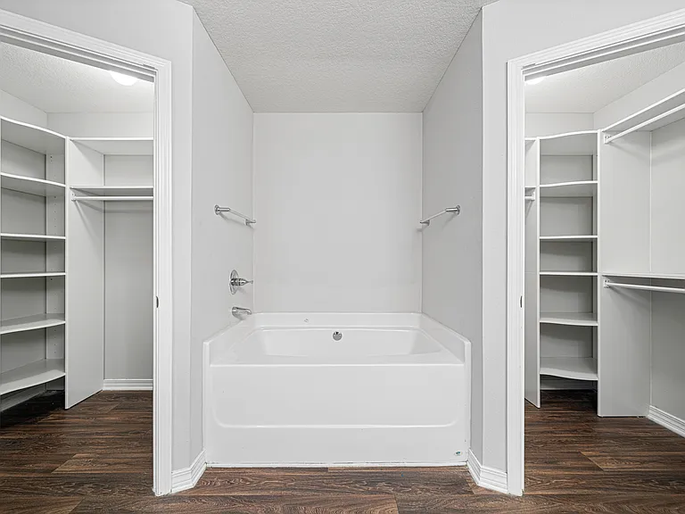 2132 Vizcaya Dr — Photo 12