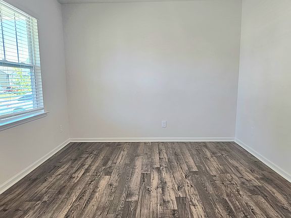 5th image of 3729 Stanley Creek Dr