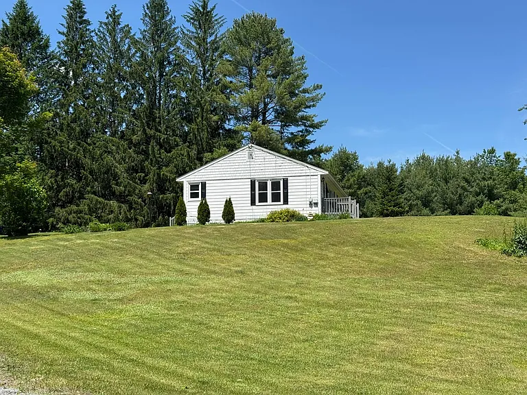 56 Cemetery Rd — Photo 25