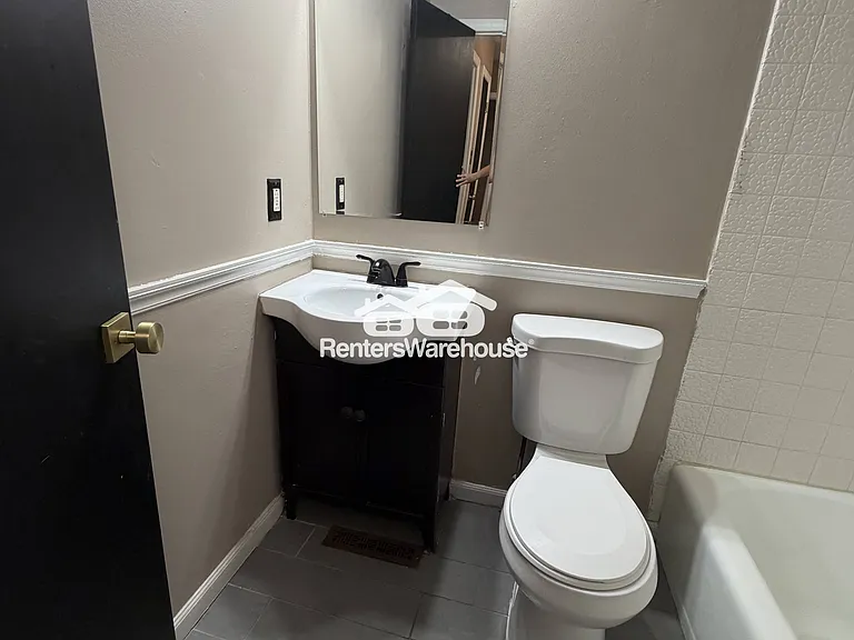 241 Cedarmere Cir — Photo 19