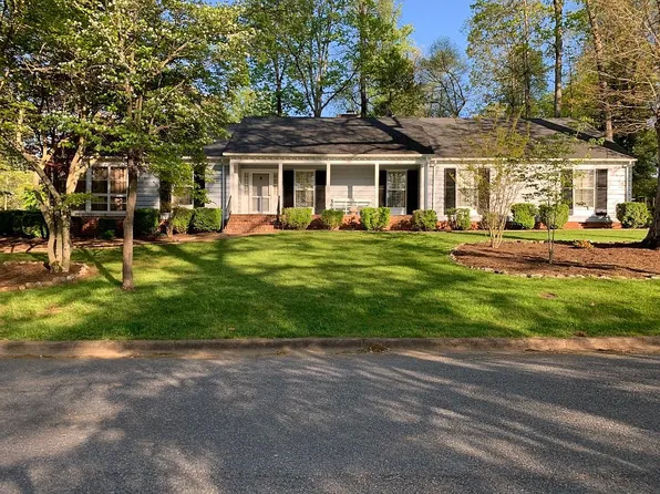3030 Ravenwood Dr, Lynchburg, VA 24503