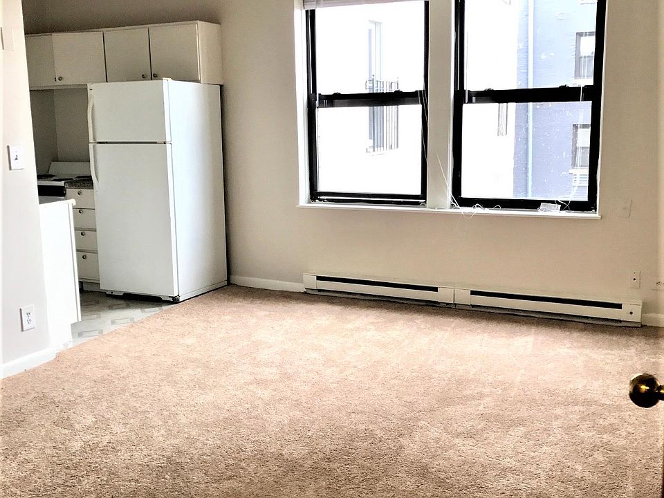 1st image of 5724 N Winthrop Ave #108
