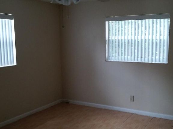 5th image of 881 SW 63rd Ter