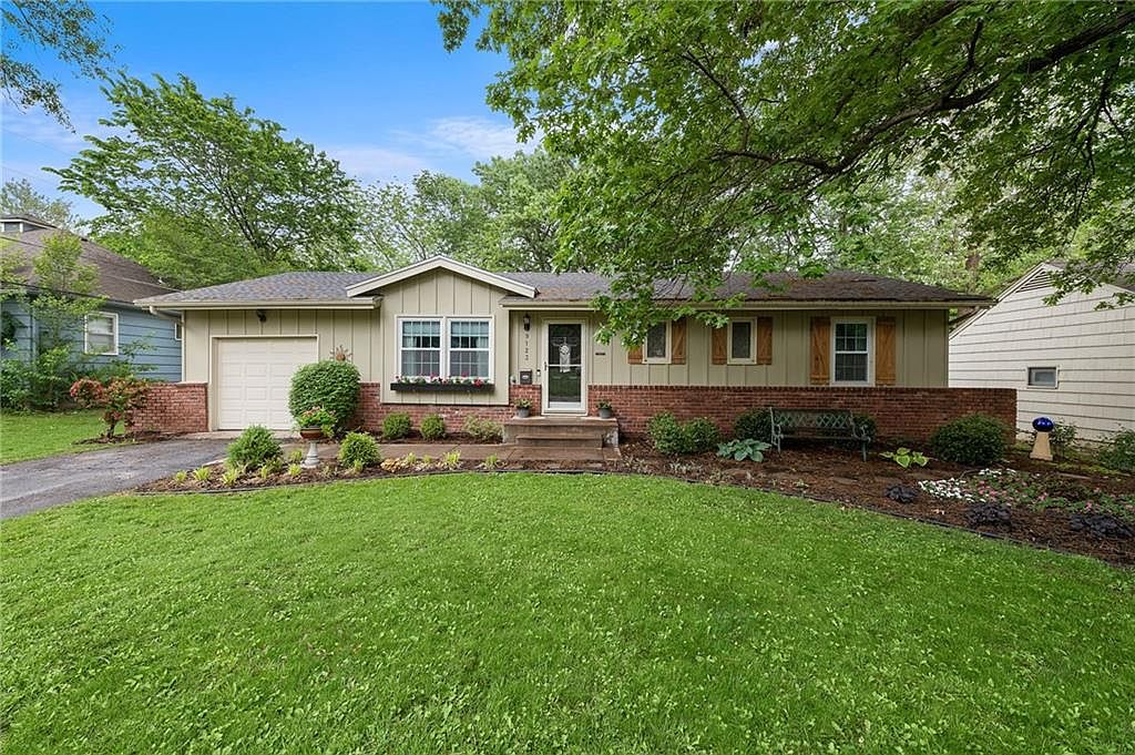 9123 Hardy St, Overland Park, KS 66212 Zillow