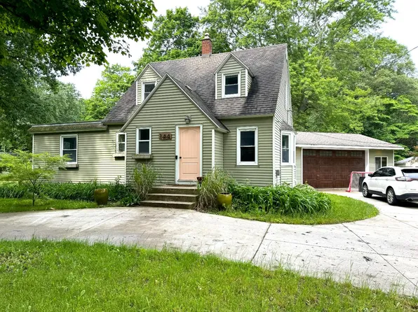 144 Waukazoo Dr, Holland, MI 49424