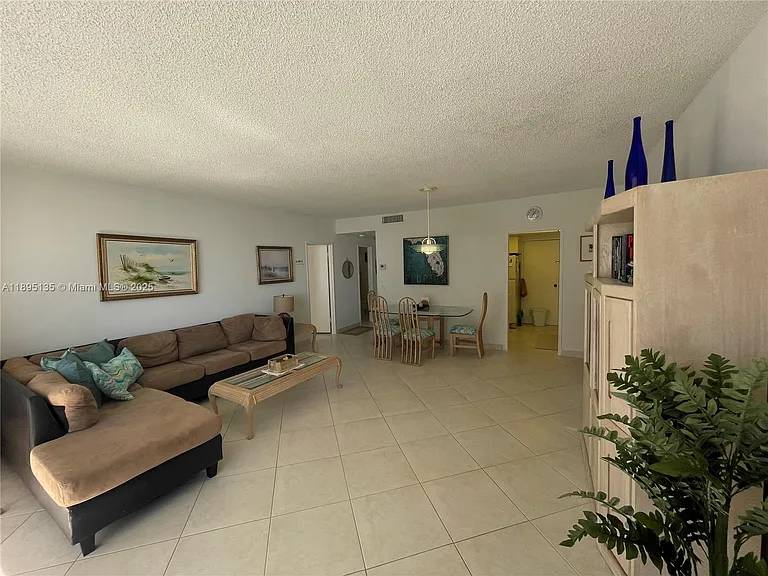 3505 S Ocean Dr #917 — Photo 5