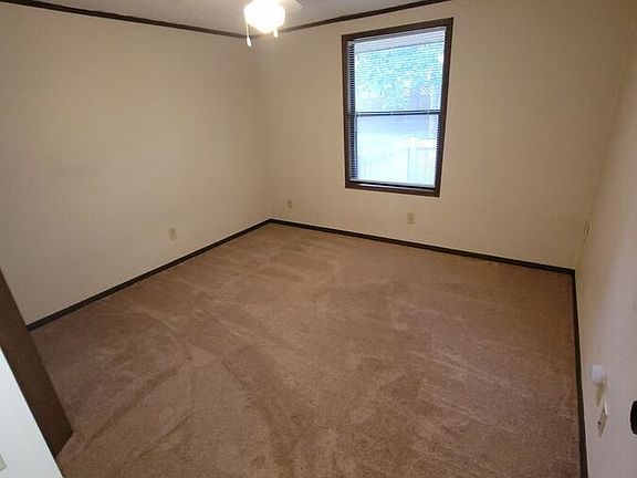 5th image of 445 Cedargate Ct #445