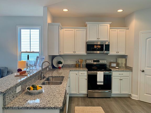 4th image of 3110 S Rocklund Ct