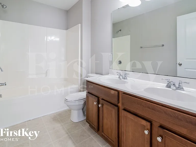 200 Palmetto Village Cir — Photo 13