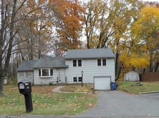 81 Riverside Dr, Vernon, CT 06066