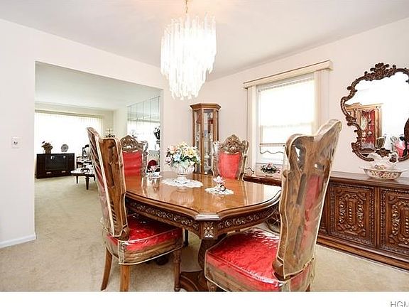 Formal dining room in main unit