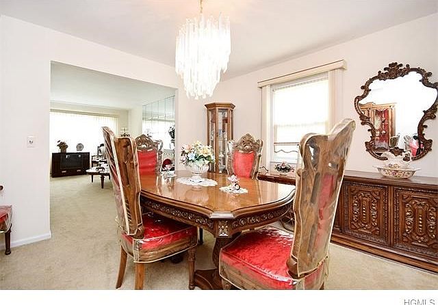 Formal dining room in main unit