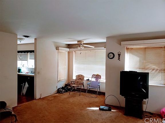2nd image of 40 Hunter Dr