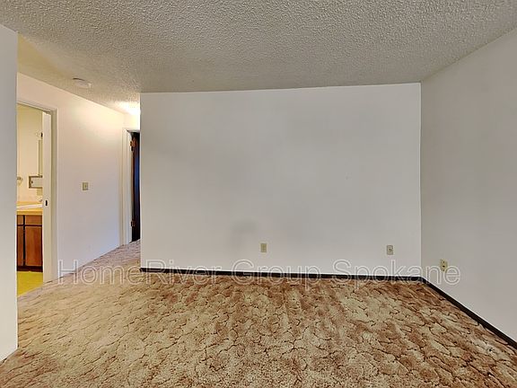 3rd image of 2812 E 32nd Ave