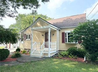 2822 Ridgeway Ave, Rochester, NY 14626