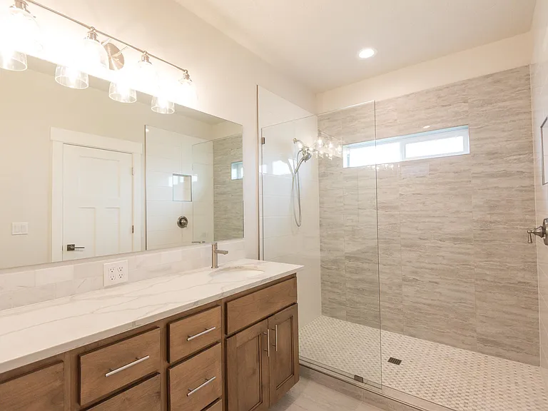 1128 NW 23rd St — Photo 3