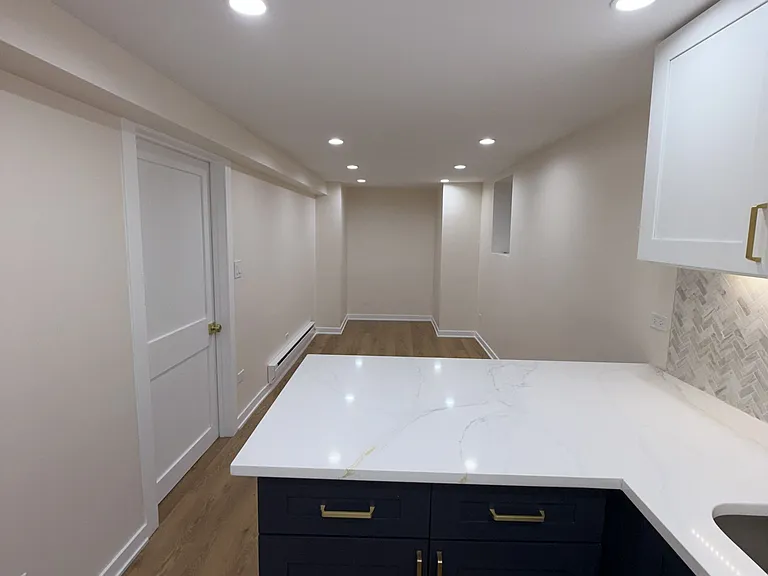 1711 W Henderson St #G — Photo 5