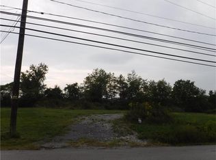1015 Old Zelienople Rd, Ellwood City, PA 16117