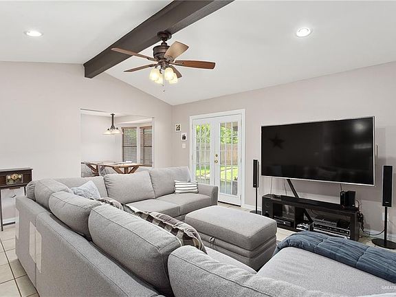 2nd image of 3200 Kiwi Avenue