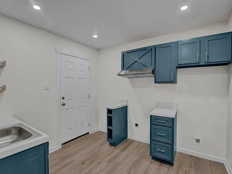 2901 Nathan Ave #B-411 — Photo 25