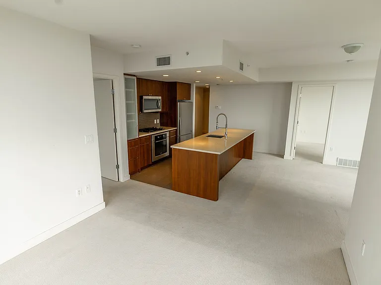1118 12th Ave SW #1706 — Photo 7