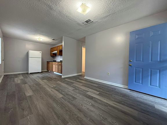 4th image of 3501 Hicky St