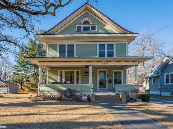 215 N 12th St, Clear Lake, IA 50428