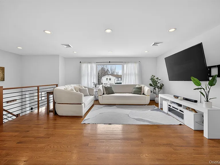 4 Millard Cir — Photo 7