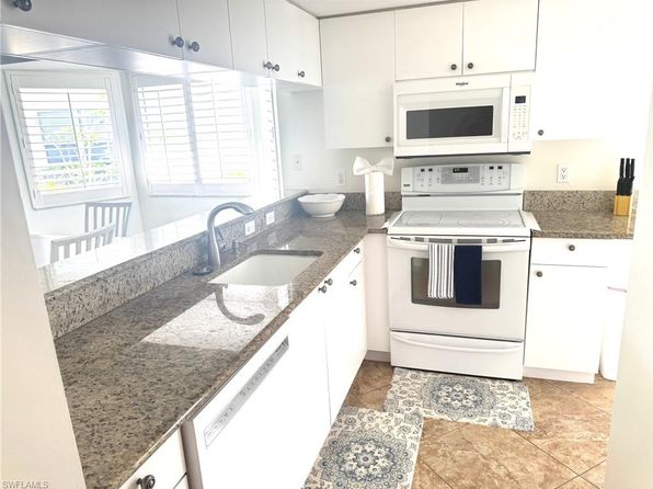 4907 Europa Dr