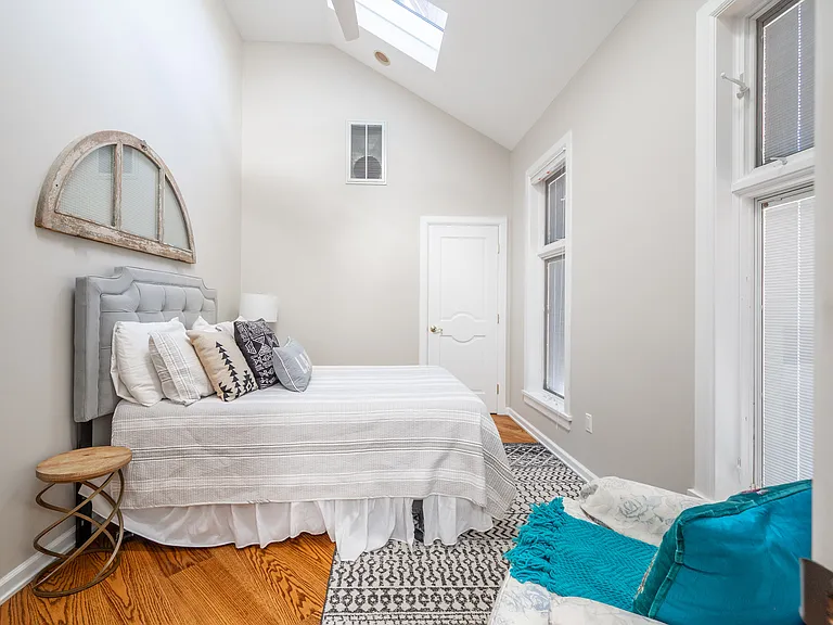 20 Shore Rd — Photo 23