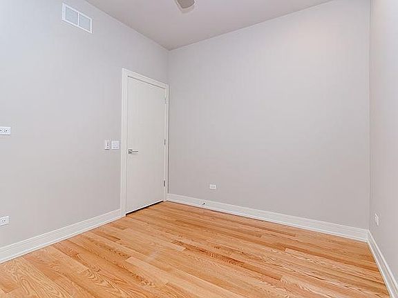 2nd image of 1639 W Grand Ave APT 403