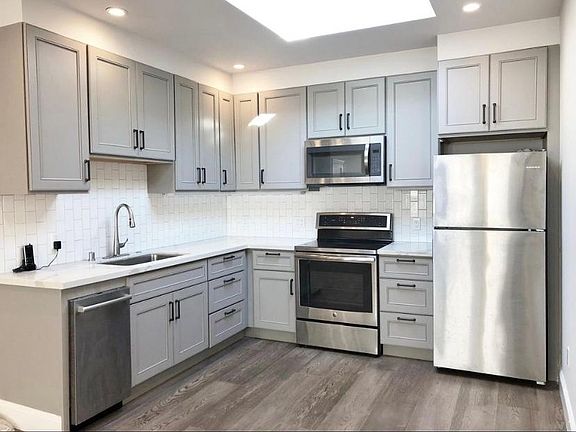 2nd image of 505 Church St #507