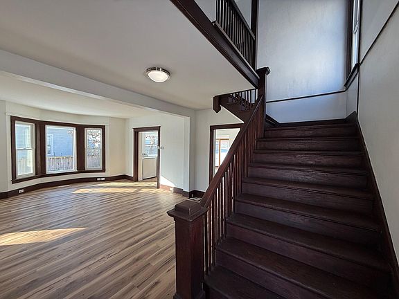 2nd image of 421 Lewis St