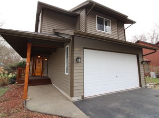 81 S Circle Ave, Pt Barrington, IL 60010