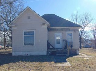 309 W 4th St, Cherryvale, KS 67335