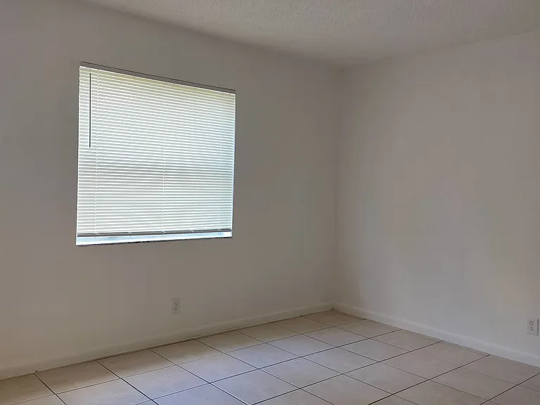3363 Davie Blvd #102 — Photo 8