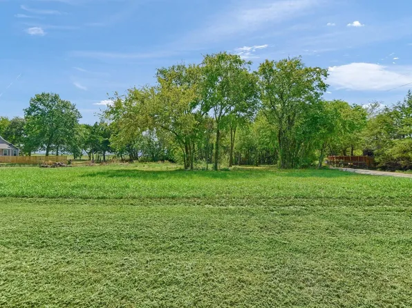 2524 Mountain Climb Rd, Sherman, TX 75092