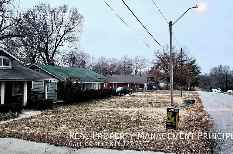 4515 NE 46th Ter — Photo 24
