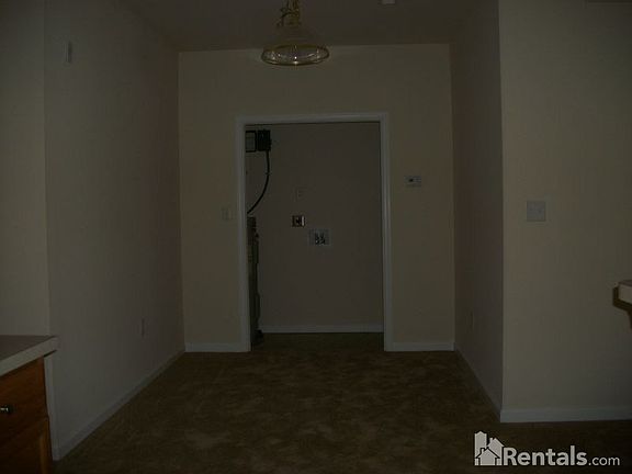 4th image of 806 W Washington St Unit 109
