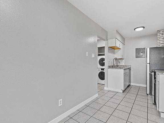 5th image of 3650 S Cherokee St #2