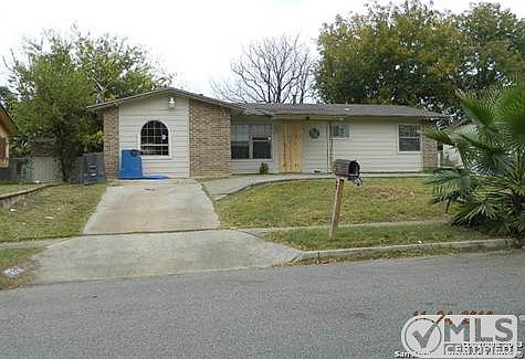 1st image of 618 Crestfield St