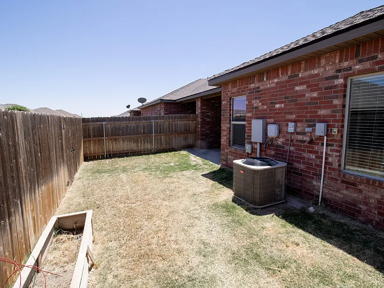 11909 Evanston Ave — Photo 14