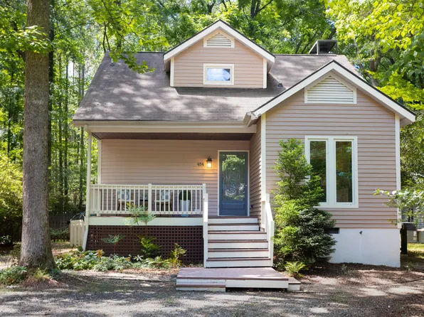 414 Waterside Dr, Carrboro, NC 27510