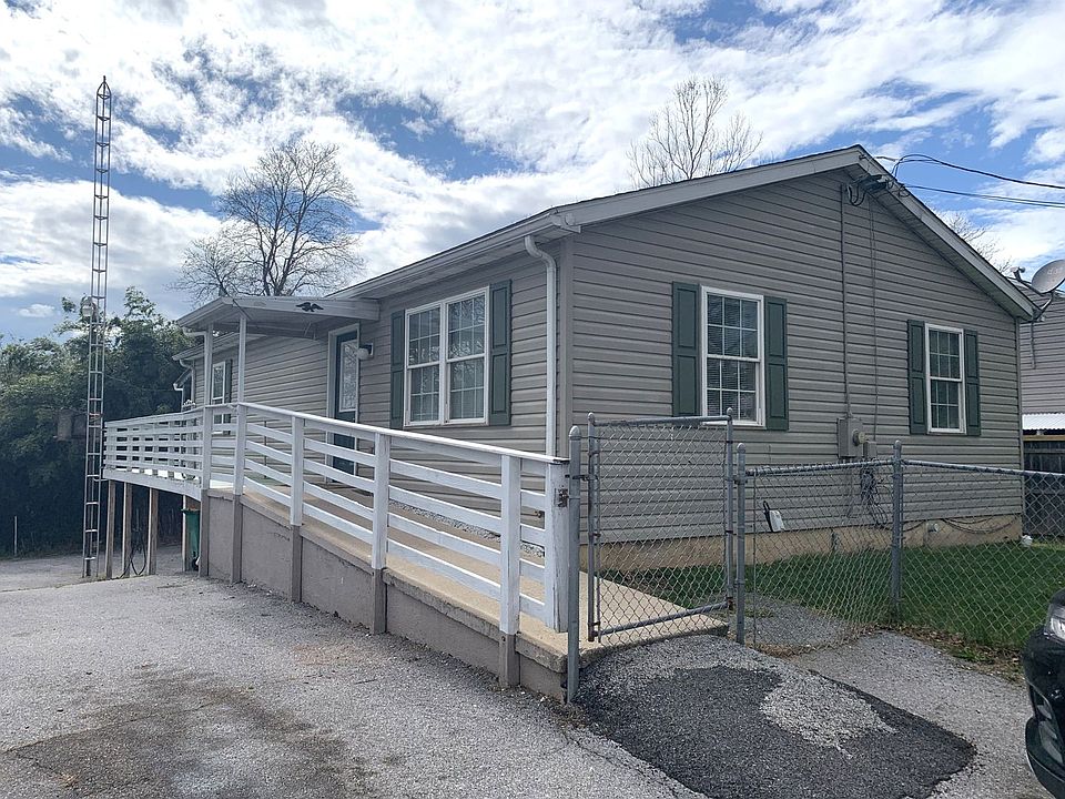 1st image of 627 Harrison Dr