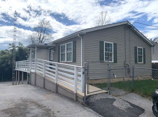 627 Harrison Dr, Chambersburg, PA
